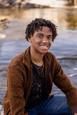 Senior-8458