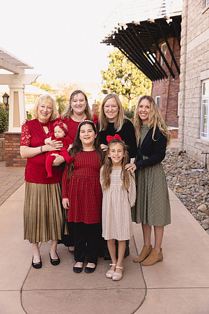 2024FamilyPhotos-3796